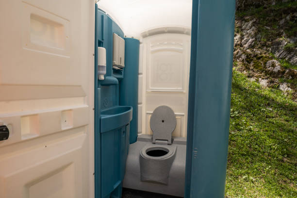 Best Porta potty rental for parties  in Fox Farm College, WY